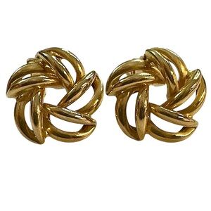 Vintage 14k Yellow Gold Nabco Flower Clip-On Earrings